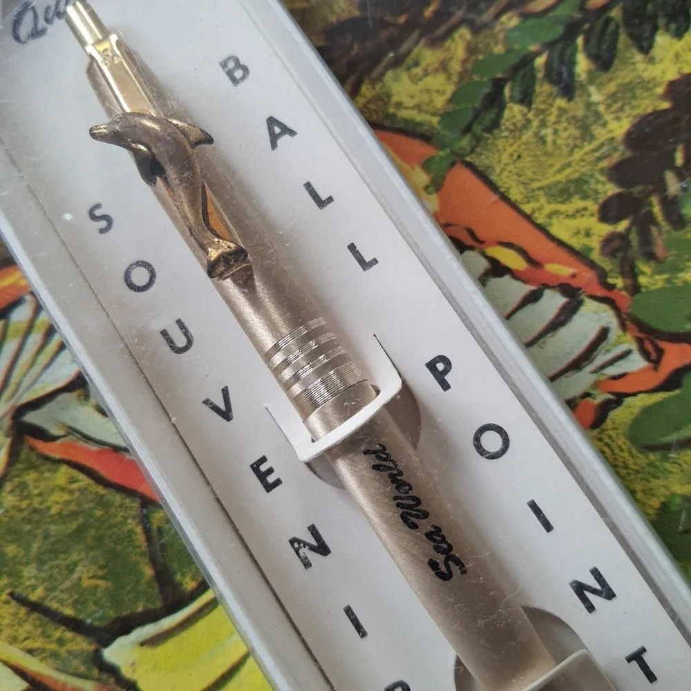 Vintage Sea World Souvenir Ball Point Pen USA Gold Tone With Dolphin In Org. Box